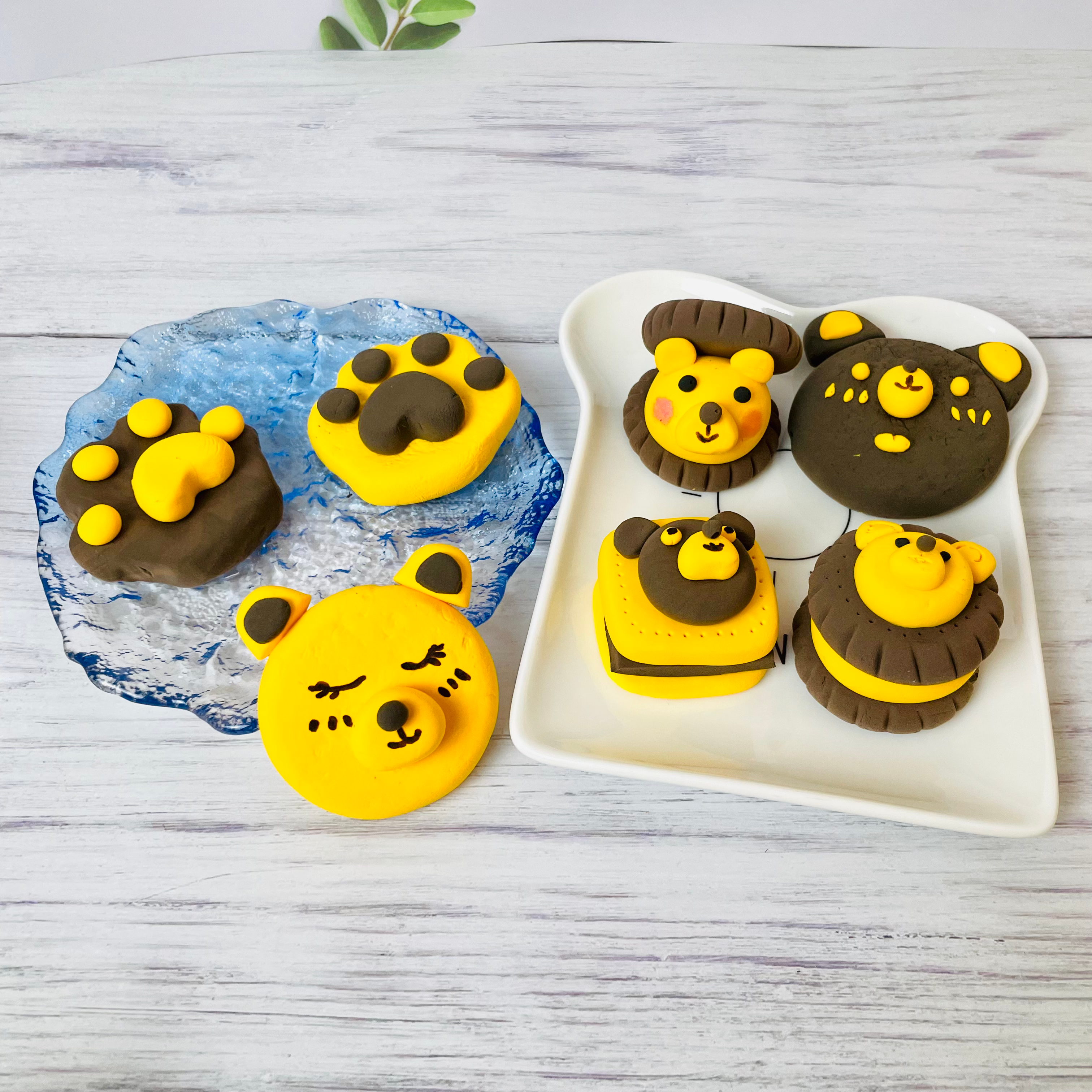 DINO CLAY - Dino’s Lunch Box Bear Biscuits