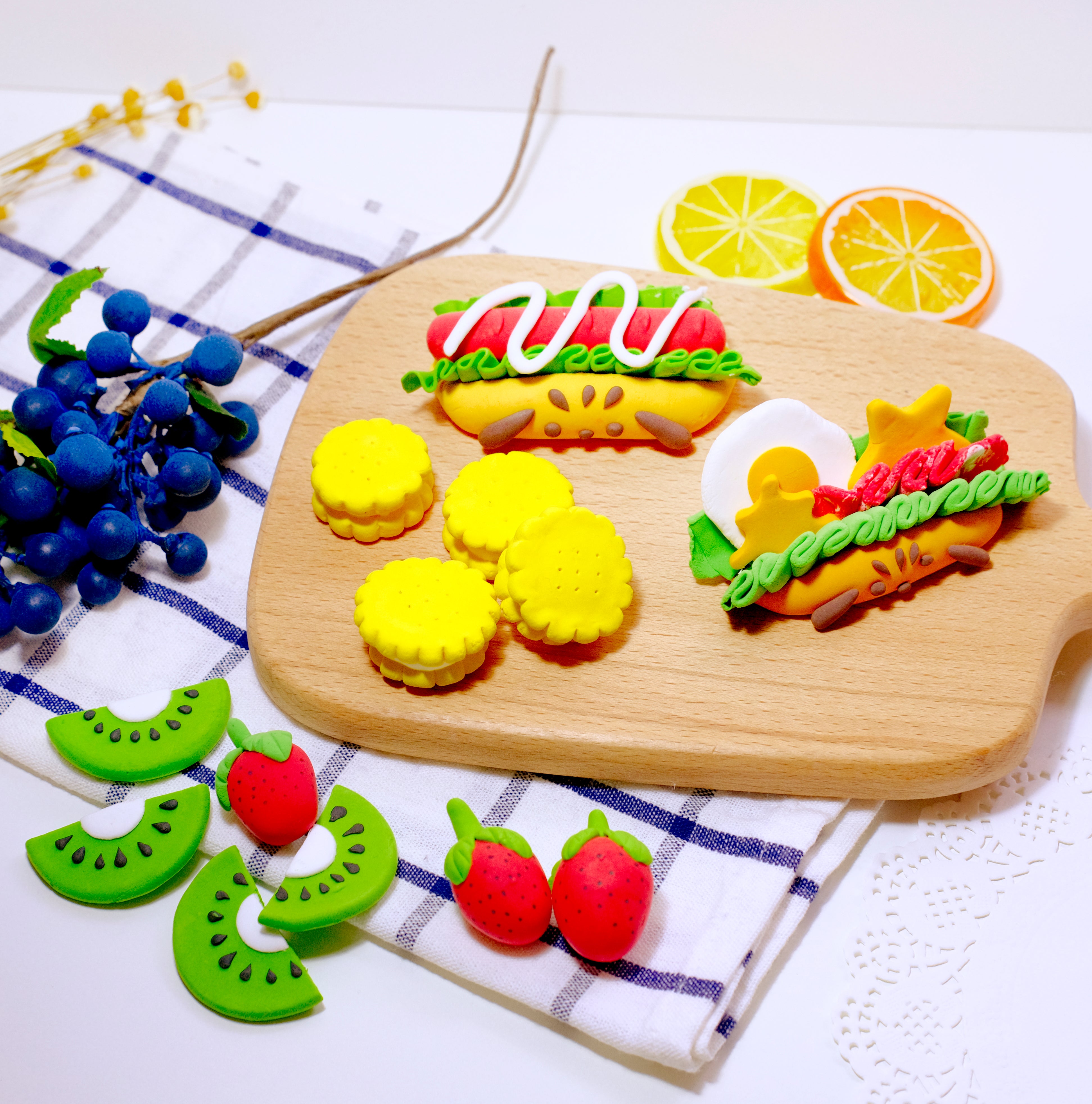 Dino Clay Lunchbox Bundle