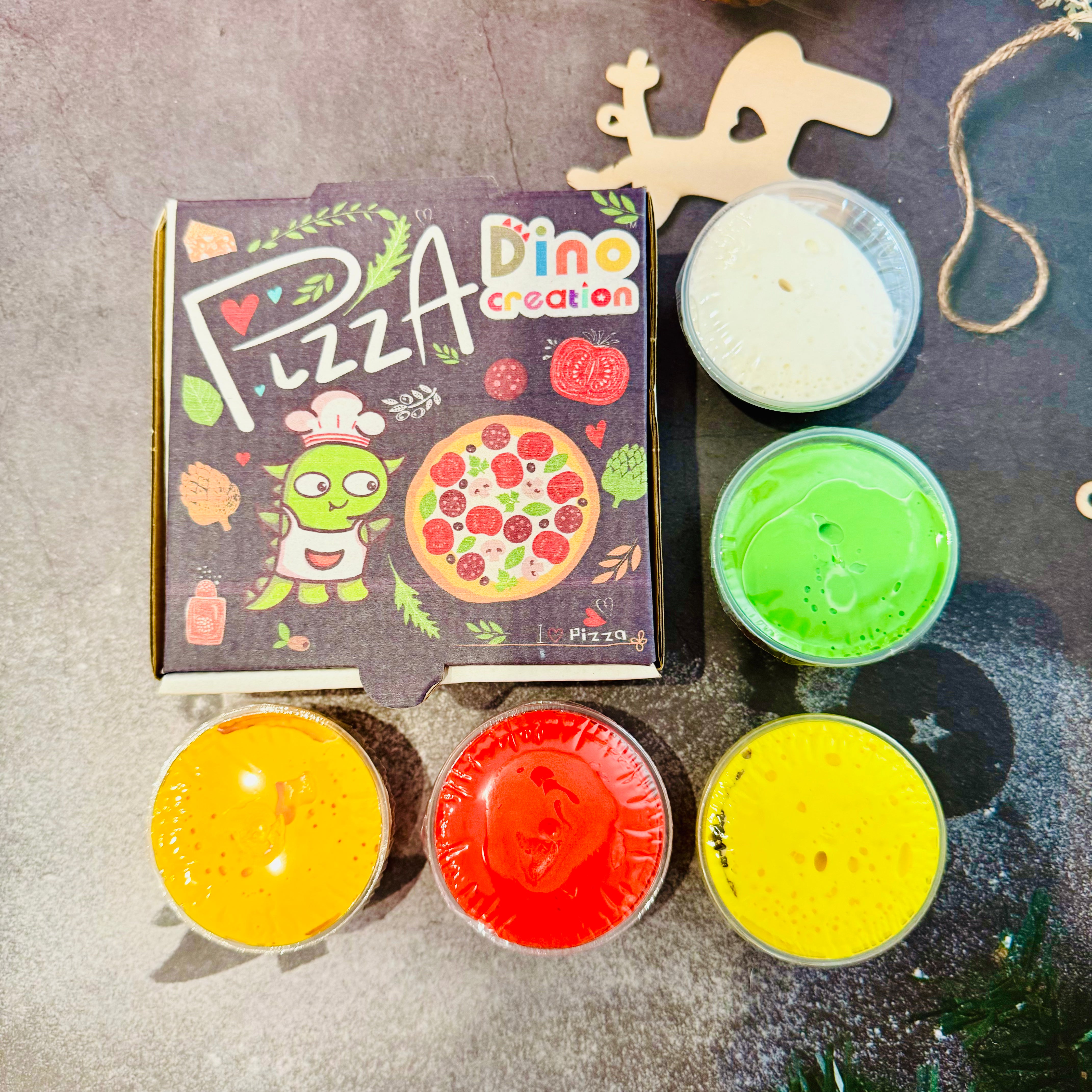 Value Bundle: 5-Pack of Dino Clay - Dino’s Pizza
